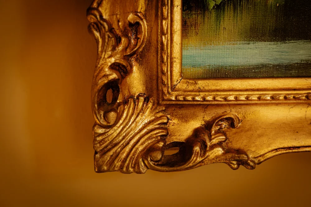 Detail van schilderijlijst in kamer Cubes bij La Joyeuse